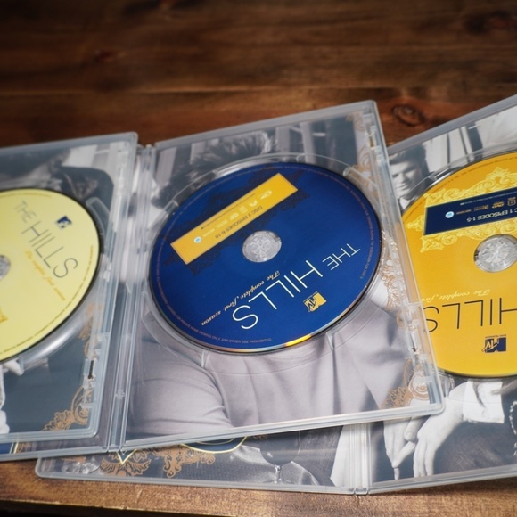 The Hills The Complete First Season DVD - 2007 - MTV Season 1 (3 Disc Set) - Picture 6 of 7